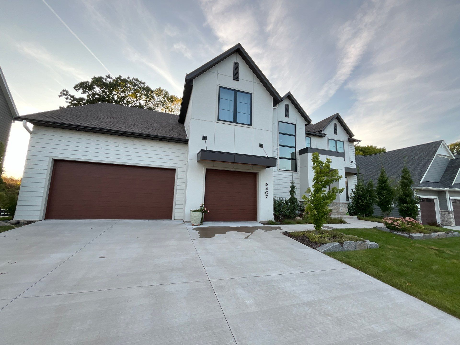 Maple Grove Window Cleaning – Crystal Clear Results, No Matter the Height!